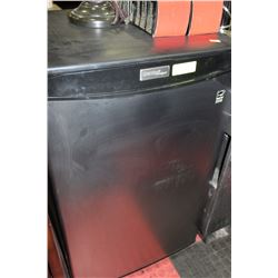 DANBY DESIGNER BAR FRIDGE