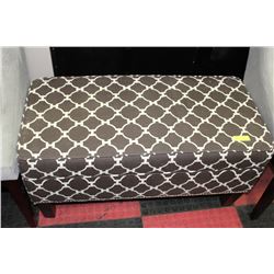SHOWHOME PATTERNED STORAGE OTTOMAN