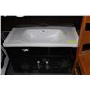 Image 1 : VANITY WITH SINK