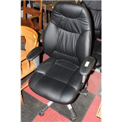 BLACK LEATHER HYDRAULIC LIFT CHAIR