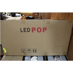 LARGE LED WRITING BOARD INCLUDES CRAYONS, REMOTE