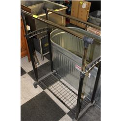 ADJUSTABLE GARMENT RACK