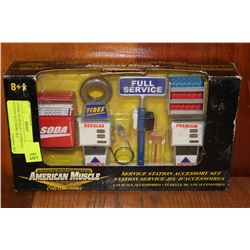 AMERICAN MUSCLE 1:18 SERVICE STATION ACCESSORY SET