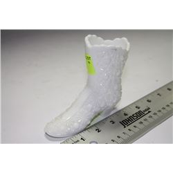 OPALESCENT MILK GLASS BY FENTON