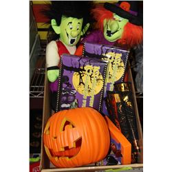 HALLOWEEN BOX W/ WITCH, DRACULA, NEW