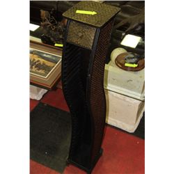 FREE-STANDING WOODEN CD HOLDER