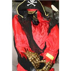 HALLOWEEN DOOR/WALL HANGING ON CHOICE : PIRATE