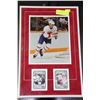 Image 1 : WAYNE GRETZKY PICTURE AND CARDS IN FRAME