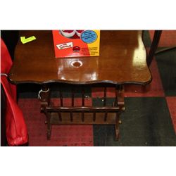 VINTAGE MAGAZINE RACK