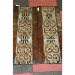 PAIR OF DECORATIVE WALL PLAQUES