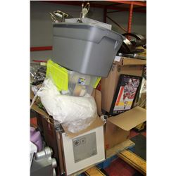 PALLET OF SHOWHOME FURNITURE AND DECORATIONS