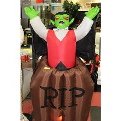 VAMPIRE POP OUT INFLATABLE HALLOWEEN DECORATION