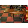 Image 1 : ANTIQUE SINGER SEWING MACHINE
