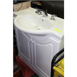 VANITY UNIT (SINK & TAP)