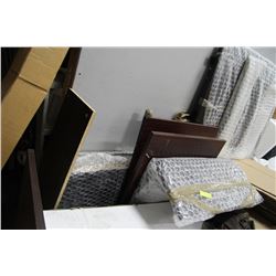 UNASSEMBLED DESK AS IS