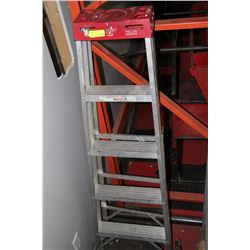 5' ALUMINUM LADDER