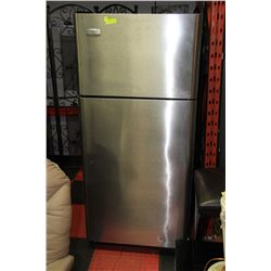 ESTATE FRIGIDAIRE STAINLESS STEEL FRIDGE WITH