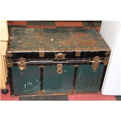 OLD TRUNK