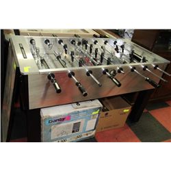 FOOSEBALL TABLE