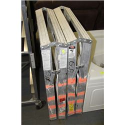 PAIR OF DRYWALLER STEPS