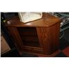Image 1 : OAK CORNER ENTERTAINMENT STAND