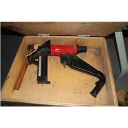 SAMONA AIR POWERED FLOOR NAILER WITH HAMMER
