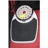 Image 1 : BATHROOM SCALE