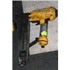 Image 1 : DEWALT D51430 16 GAUGE CROWN STAPLER ON CHOICE