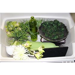 SHOWHOME TOTE OF DECORATIONS