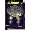Image 1 : SALT AND PEPPER SHAKER WITH TRAY