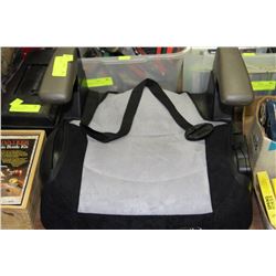 BOOSTER SEAT