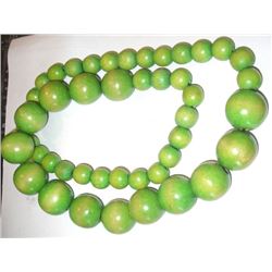 Green wooded long beaded necklace