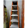 Image 2 : Fiberglass 8' Ladder