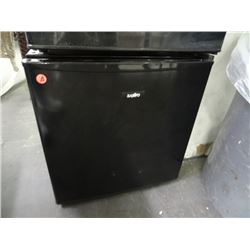 Sanyo Mini Refrigerator