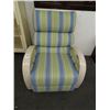 Image 1 : Green Stripe Pattern Recliner