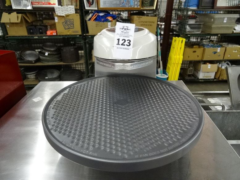 Presto Pizza Revolving Pizza Cooker