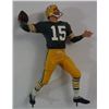 Image 2 : BART STARR DANBURY MINT ALL STAR FIGURINE WITH BASE - FINGERS BROKE ON LEFT HAND