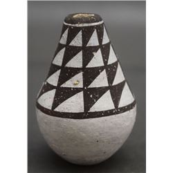ACOMA POTTERY VASE (LEWIS)