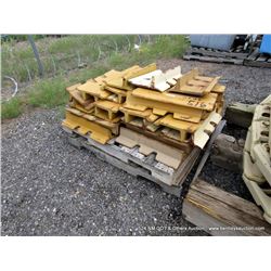 PALLET: DOZER TRACK CLEATS
