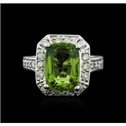 14KT White Gold 5.81ct Peridot and Diamond Ring