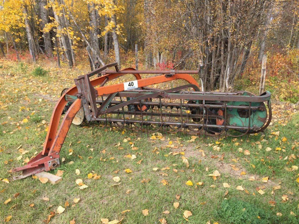 SIDE DELIVERY HAY RAKE