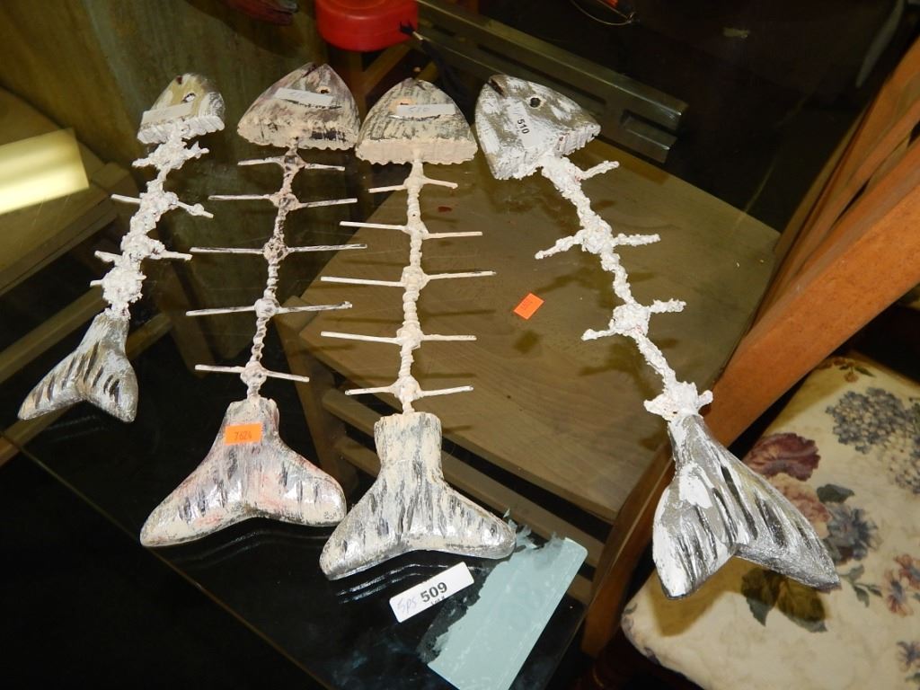 HAND CRAFTED WOOD CARVED FOLK ART STATUE FISH SKELETONS 4