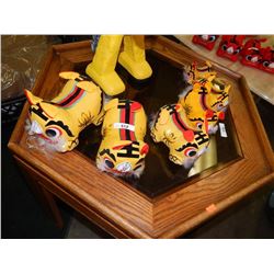 NEW STUFFED FOO DOG TOYS - ASSORTED SIZES. - 6 PER LOT - YELLOW