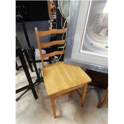 MAPLE DINING CHAIR