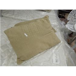 THROW CUSIONS - NEW - 2 TTL