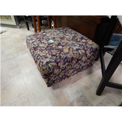 RETRO FOOT STOOL