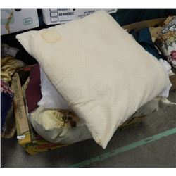BOX ASSORTED LINEN - CUSIONS ETC