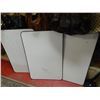 Image 1 : FRAMED WHITE BOARDS - 3 TTL