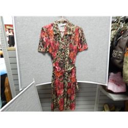 LADIES DRESS - USED - FRDA FASHIONS - ORANGE PATTERN - RETRO, BELT, S/S DAISY BUTTONS - SIZE SMALL