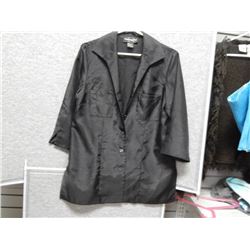 BLOUSE - REQUIREMENT - BLACK - JACKET STYLE - SHORT SLEEVE - SZ 8
